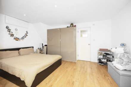 Tottenham Road, London, N1, Image 4