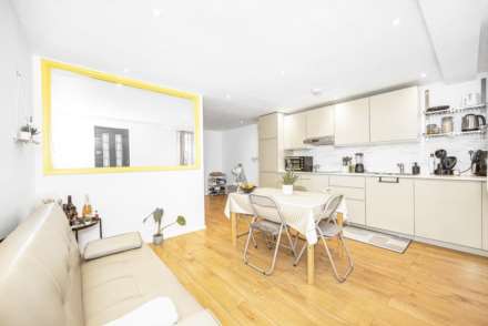 Tottenham Road, London, N1, Image 6