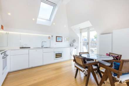 Roland Gardens, South Kensington, Image 5