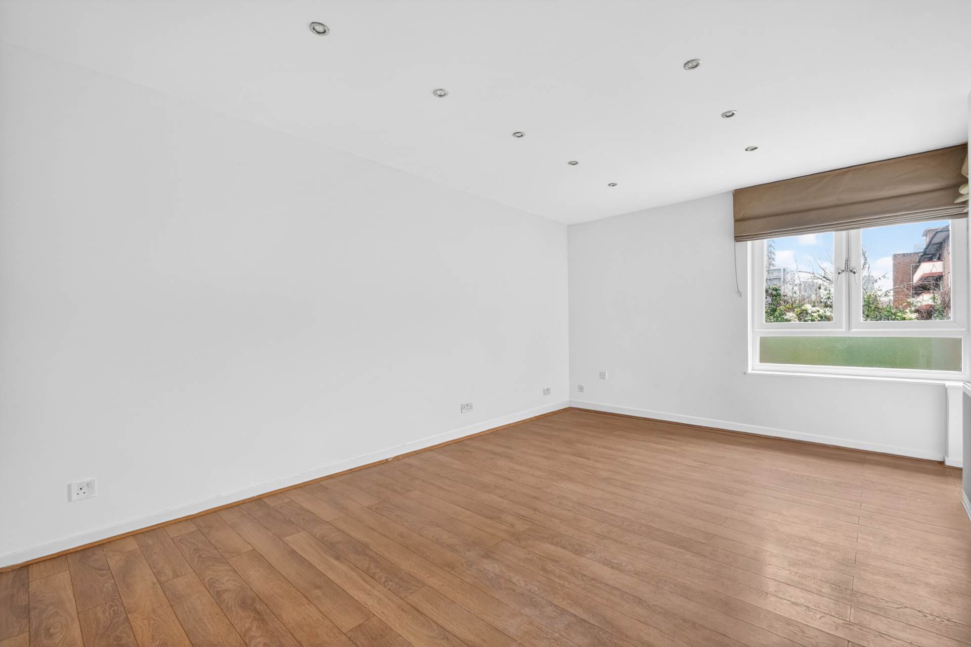 Ellen Street, Aldgate, E1, Image 2