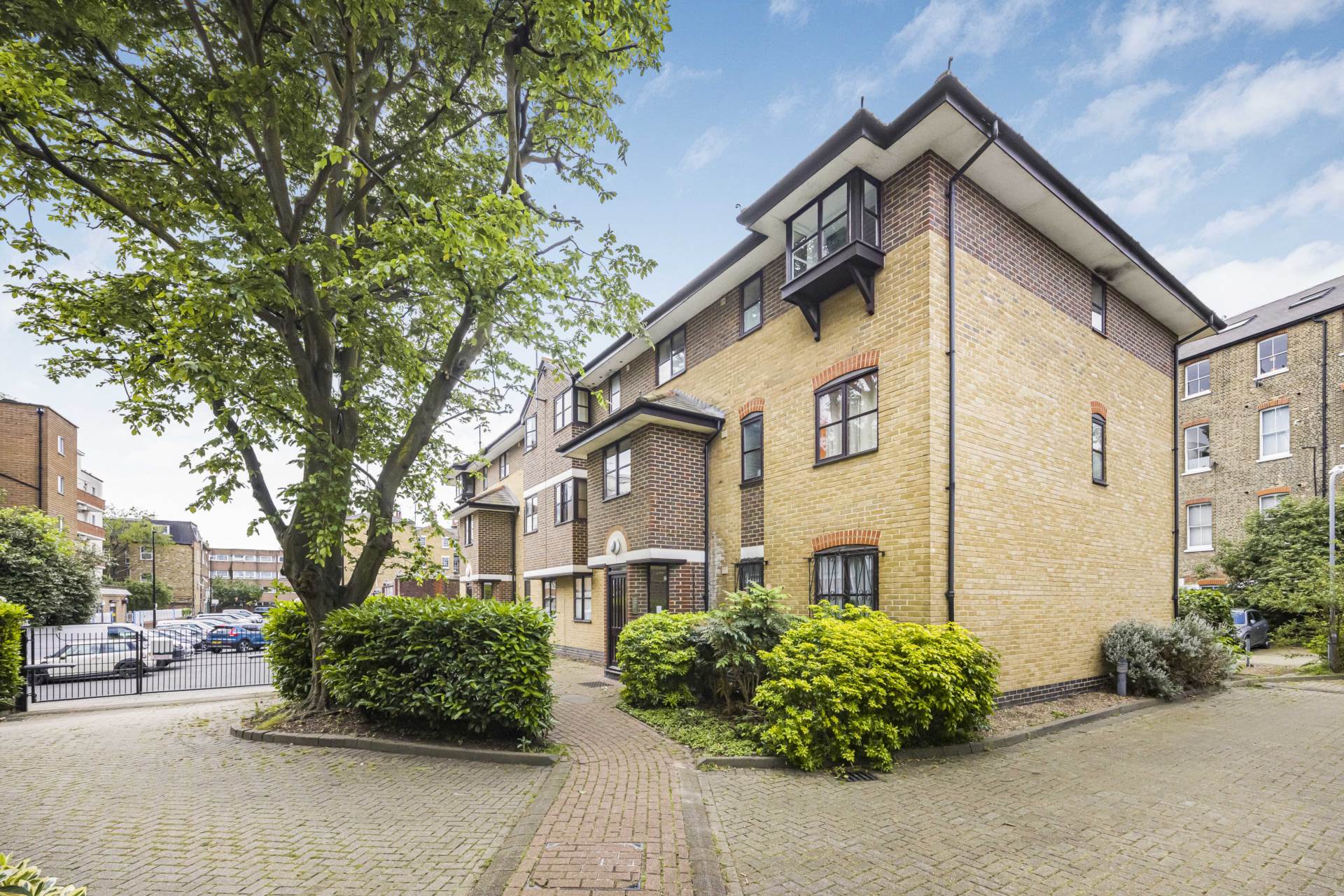 Burnham Street, Bethnal Green, E2, Image 9