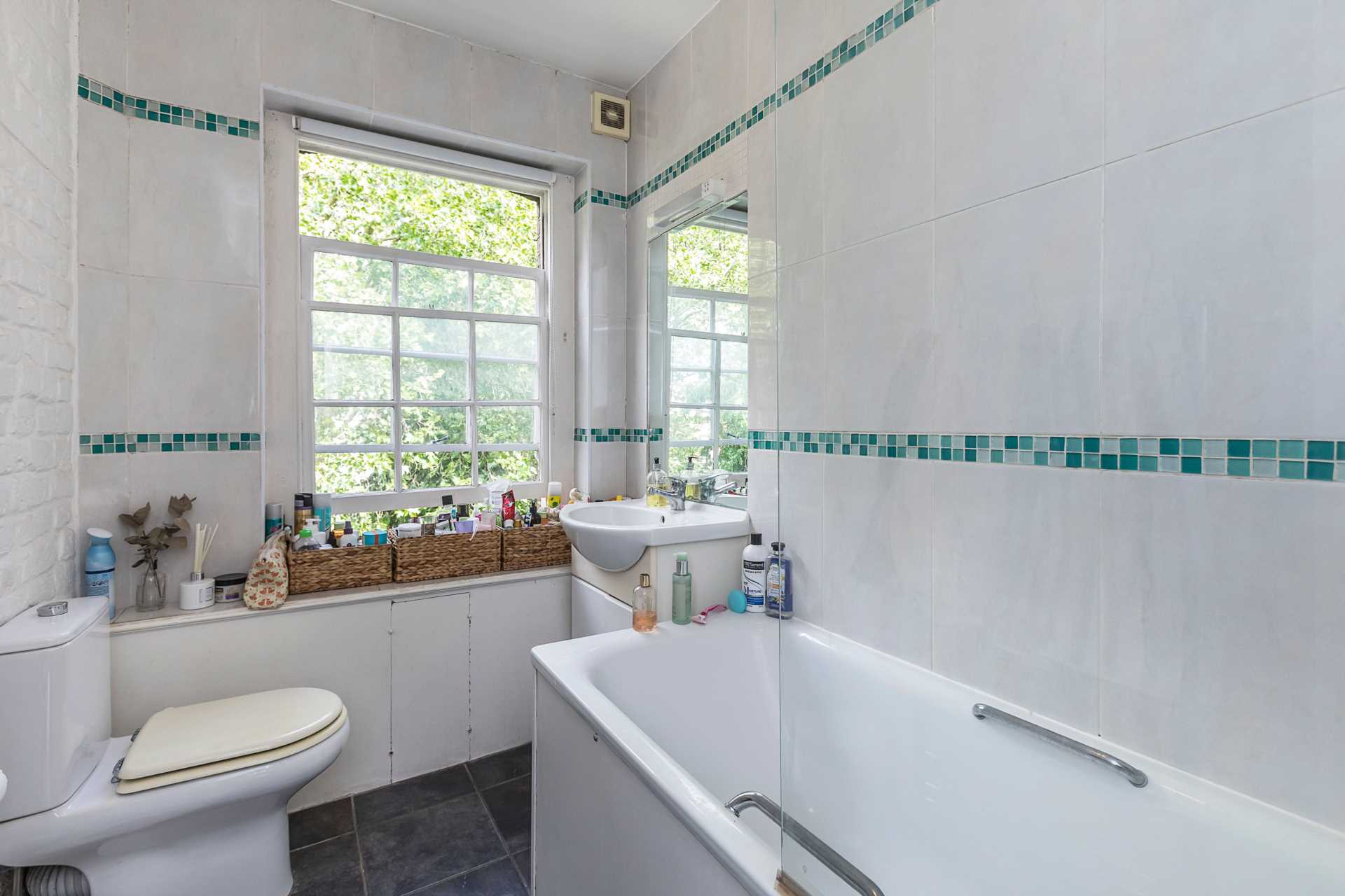 Canonbury Square, N1, Image 7