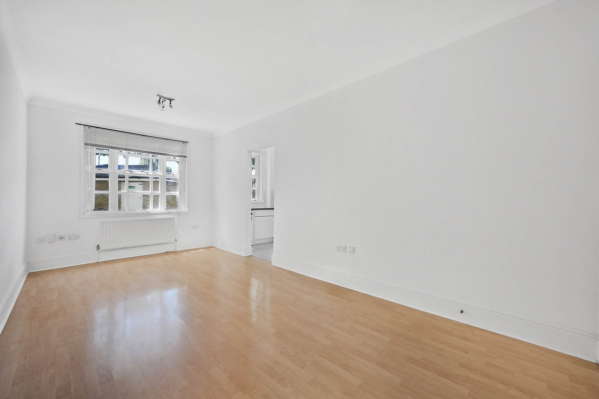 Queensbridge Road, Hackney, E8, Image 2