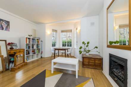 2 Bedroom Flat, Myddelton Passage, N1