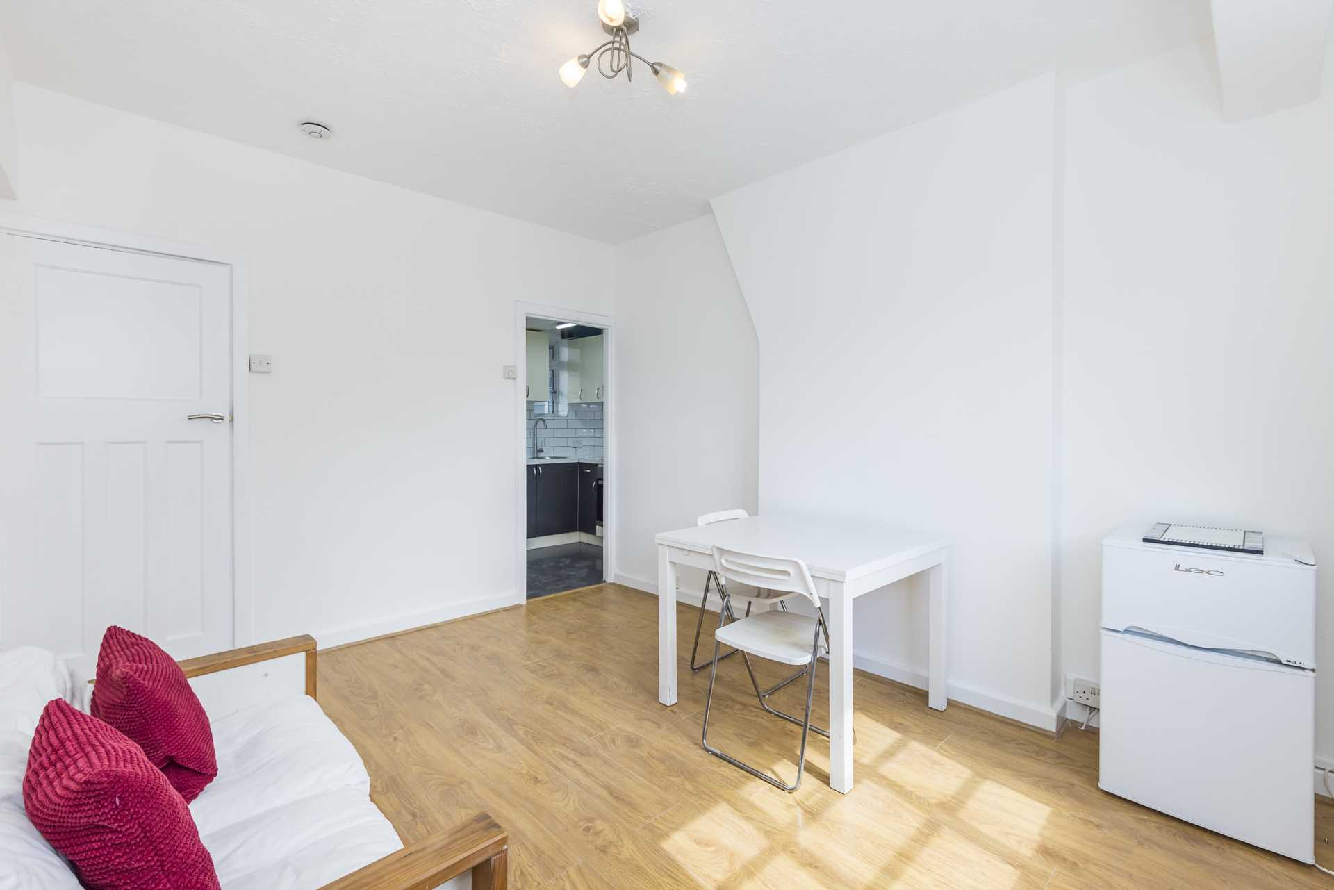Old Montague Street, Spitalfields, E1, Image 7