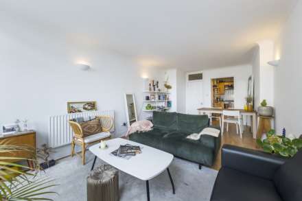 2 Bedroom Apartment, Bath Street, London, EC1V