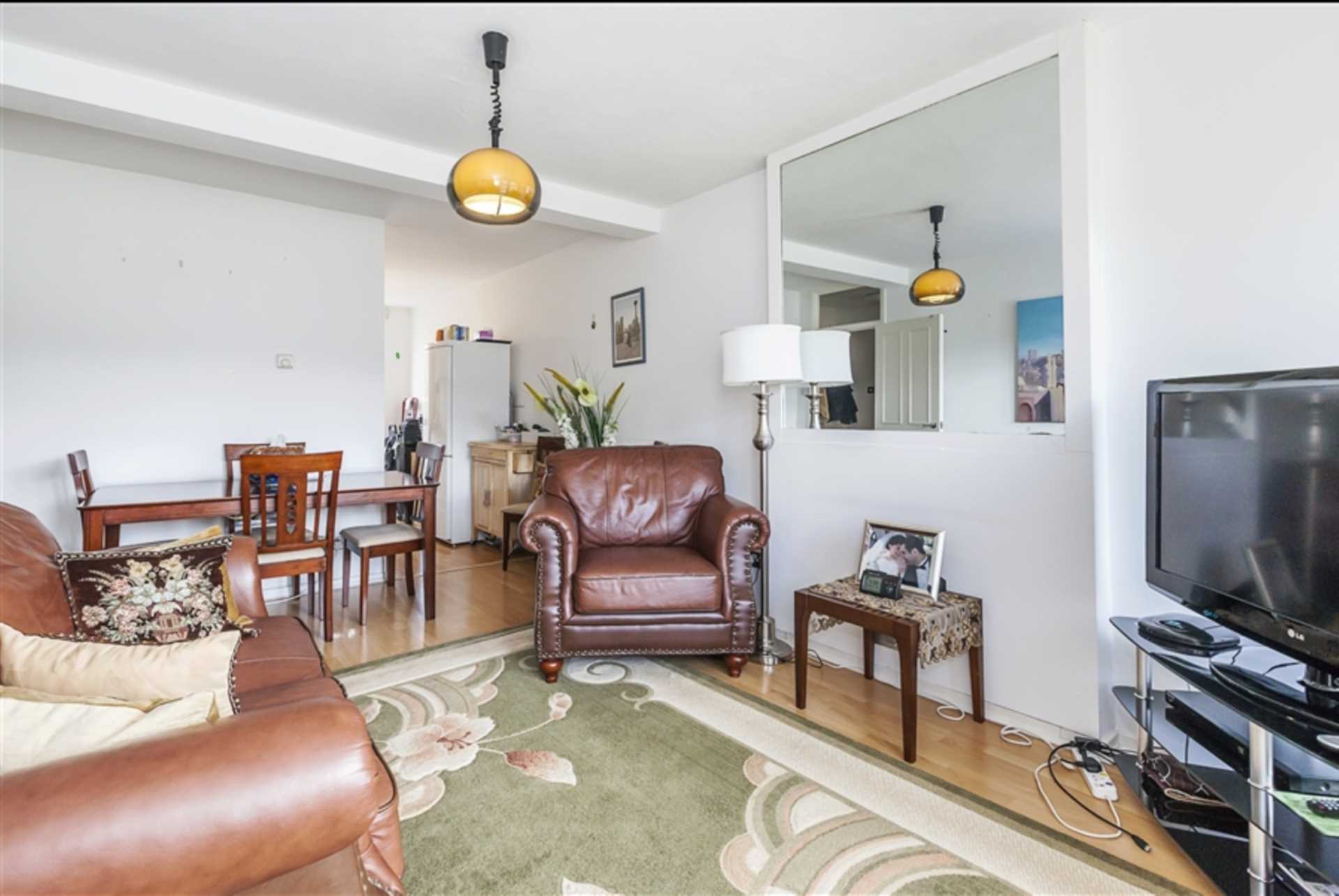 Colinsdale, Angel, N1, Image 1