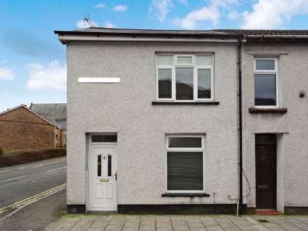 3 Bedroom End Terrace, East Street, Trallwn