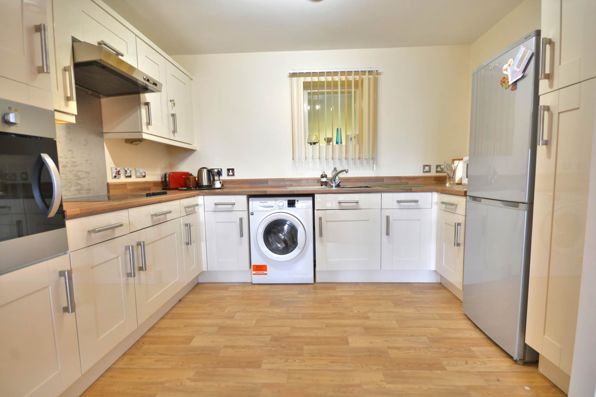 Webb Ellis Court, Pettifer Crescent, Image 3