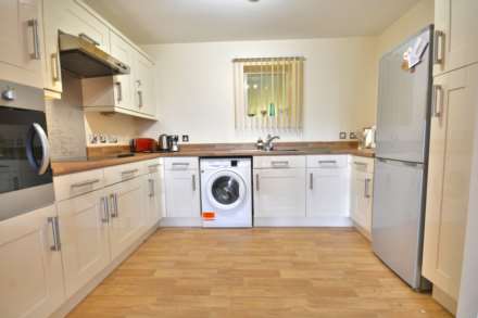Webb Ellis Court, Pettifer Crescent, Image 3