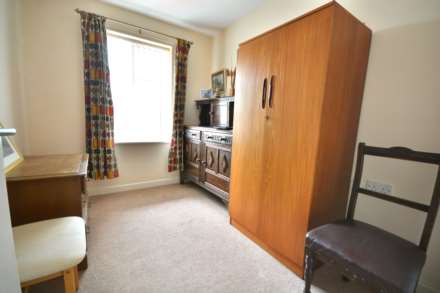 Webb Ellis Court, Pettifer Crescent, Image 8