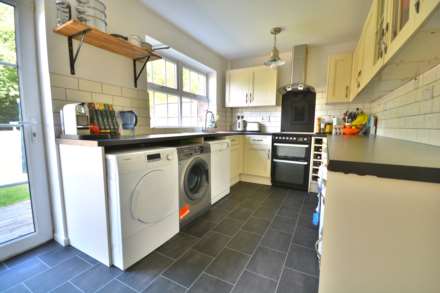 Hazelwood Close, Dunchurch, Image 3