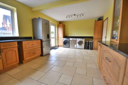 Livingstone Avenue, Long Lawford, Image 10
