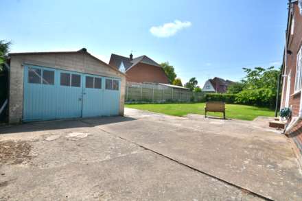 Livingstone Avenue, Long Lawford, Image 4