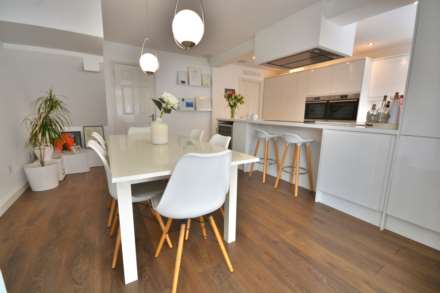 Permian Close, Waterside, Image 10