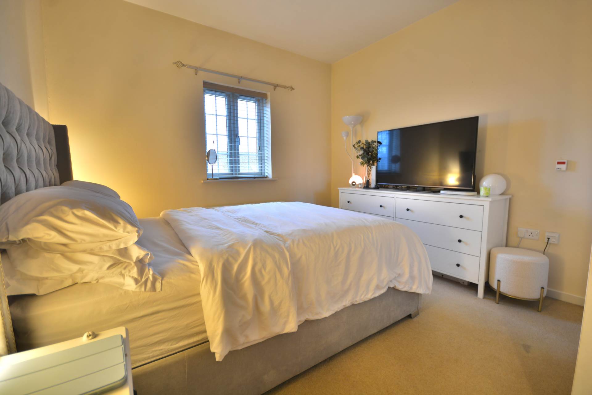 TOP FLOOR APARTMENT, Buchanan Road, Bilton, Image 3