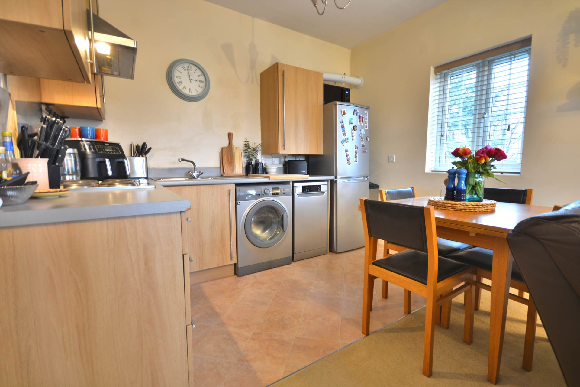 TOP FLOOR APARTMENT, Buchanan Road, Bilton, Image 4