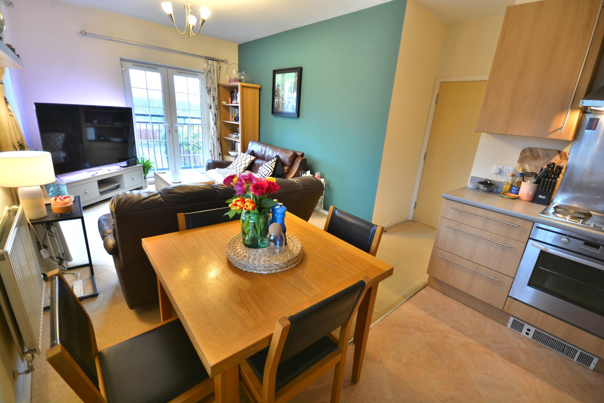 TOP FLOOR APARTMENT, Buchanan Road, Bilton, Image 7