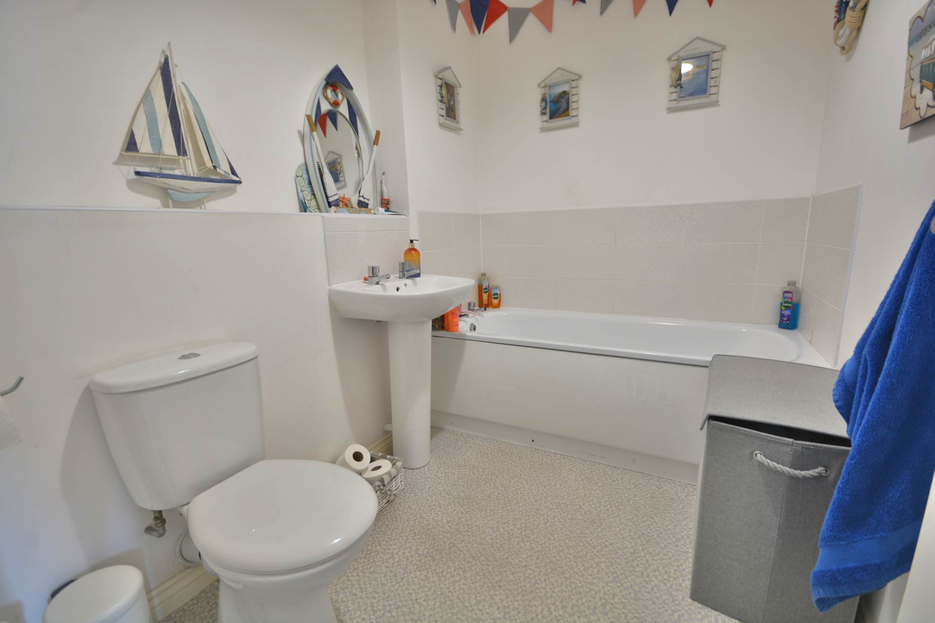 Nickleby Close, Butterfield Gardens, Image 17