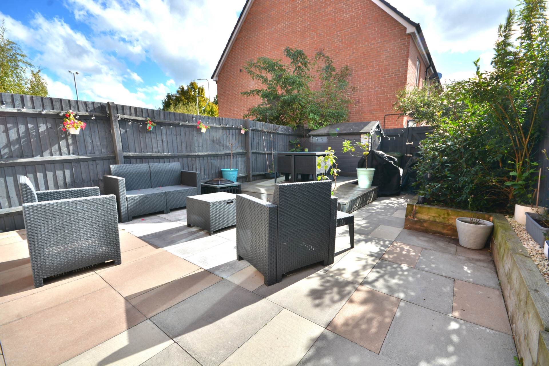 Nickleby Close, Butterfield Gardens, Image 18