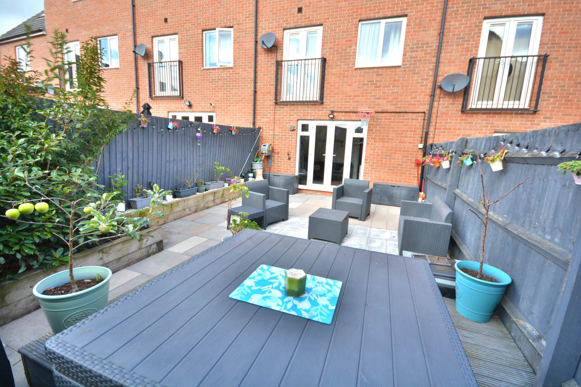 Nickleby Close, Butterfield Gardens, Image 20