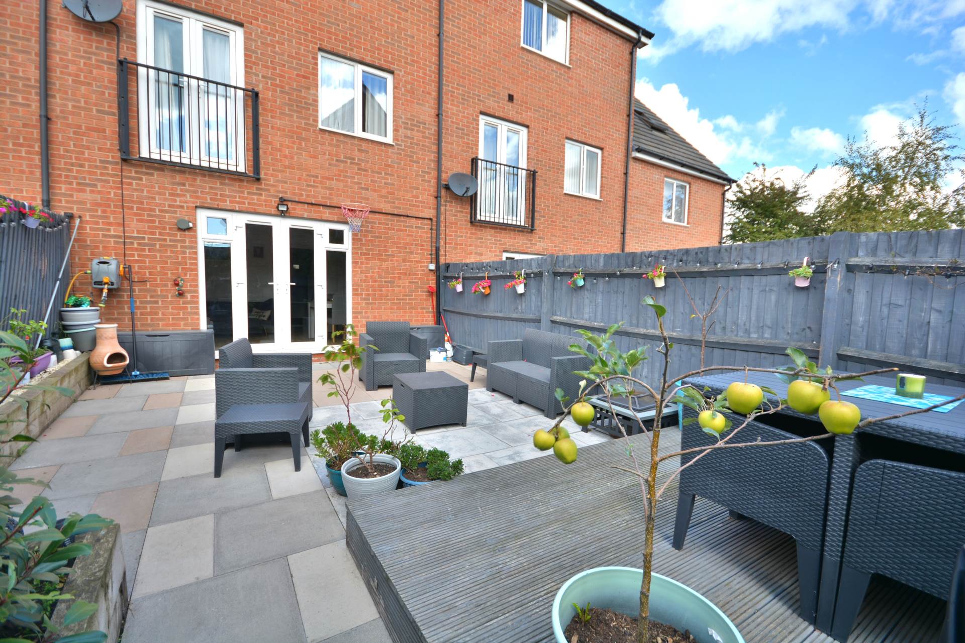 Nickleby Close, Butterfield Gardens, Image 21