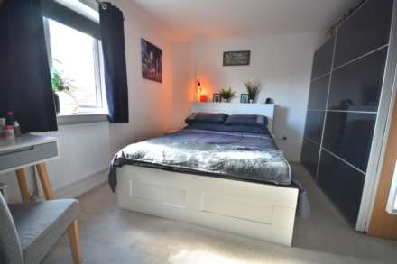 Nickleby Close, Butterfield Gardens, Image 10