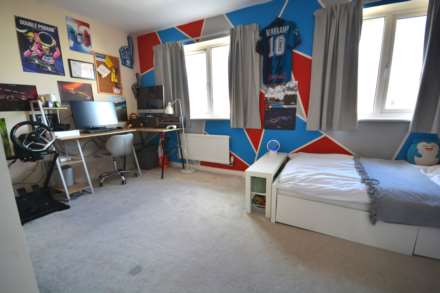Nickleby Close, Butterfield Gardens, Image 13