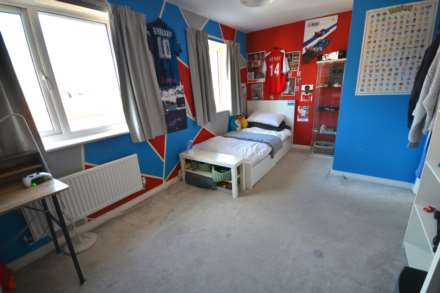 Nickleby Close, Butterfield Gardens, Image 14