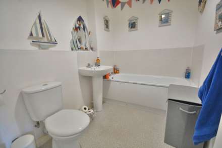 Nickleby Close, Butterfield Gardens, Image 17