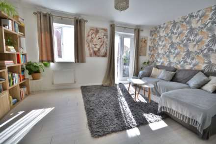 Nickleby Close, Butterfield Gardens, Image 2