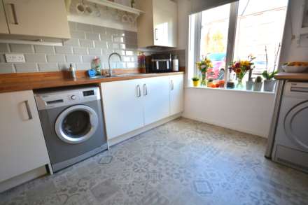 Nickleby Close, Butterfield Gardens, Image 5