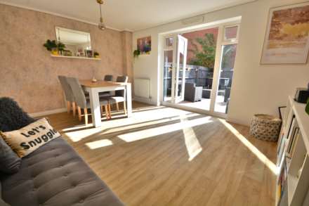 Nickleby Close, Butterfield Gardens, Image 7