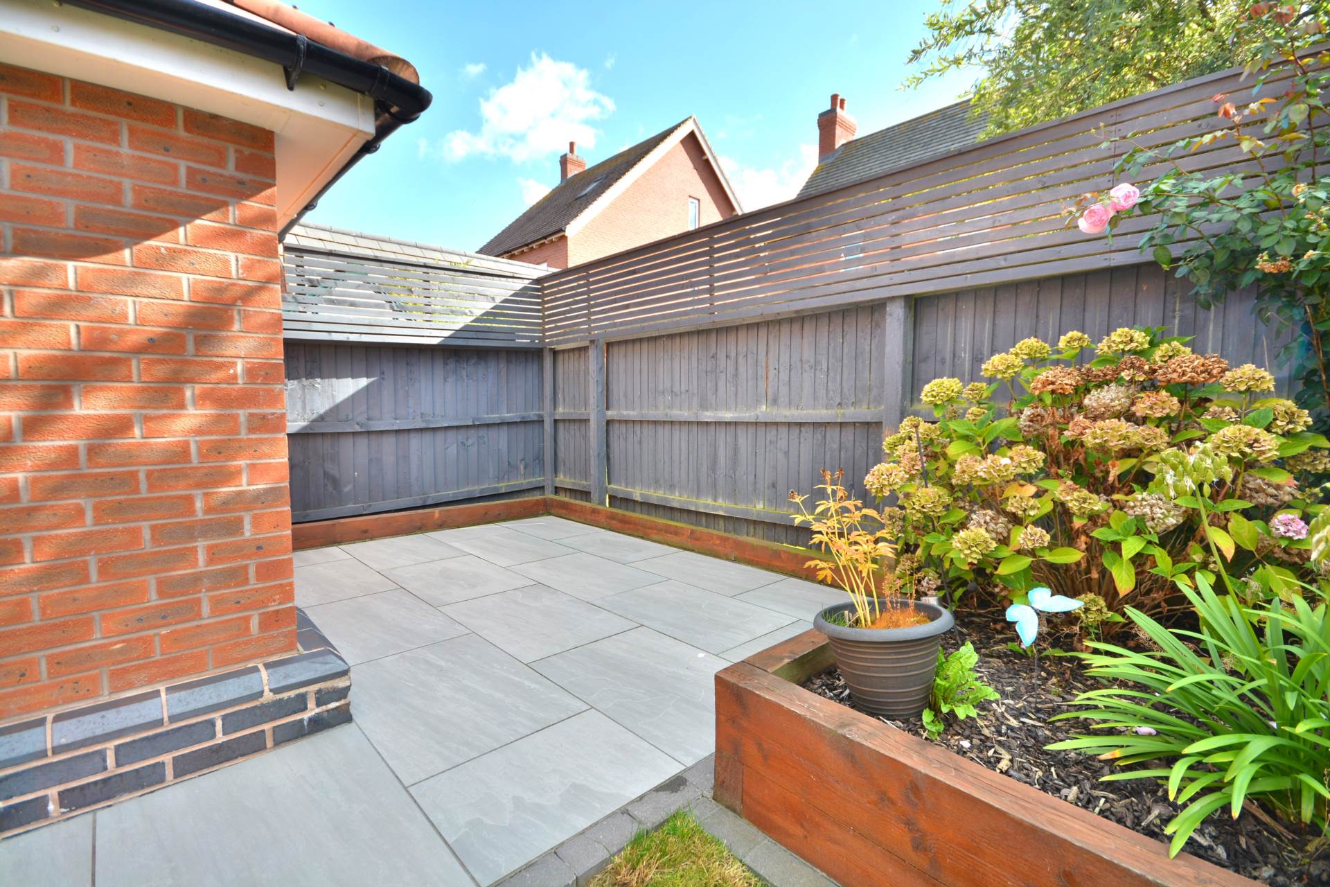 Milnerton Close, Houlton, Image 21