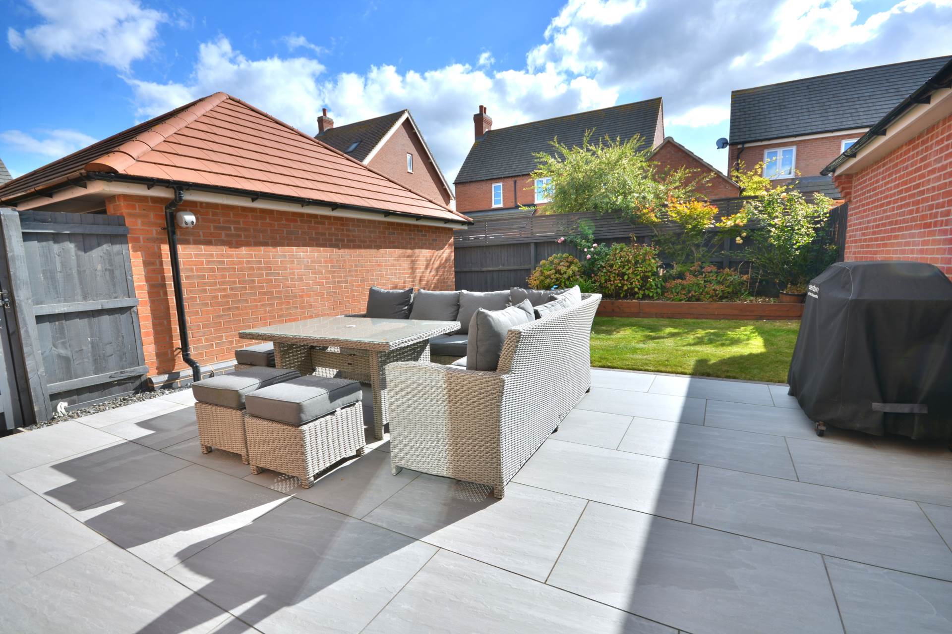 Milnerton Close, Houlton, Image 4