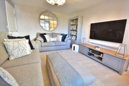 Milnerton Close, Houlton, Image 5