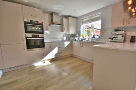 Milnerton Close, Houlton, Image 7
