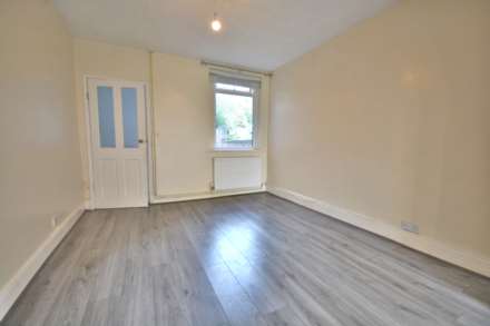 New Street, New Bilton, Image 6