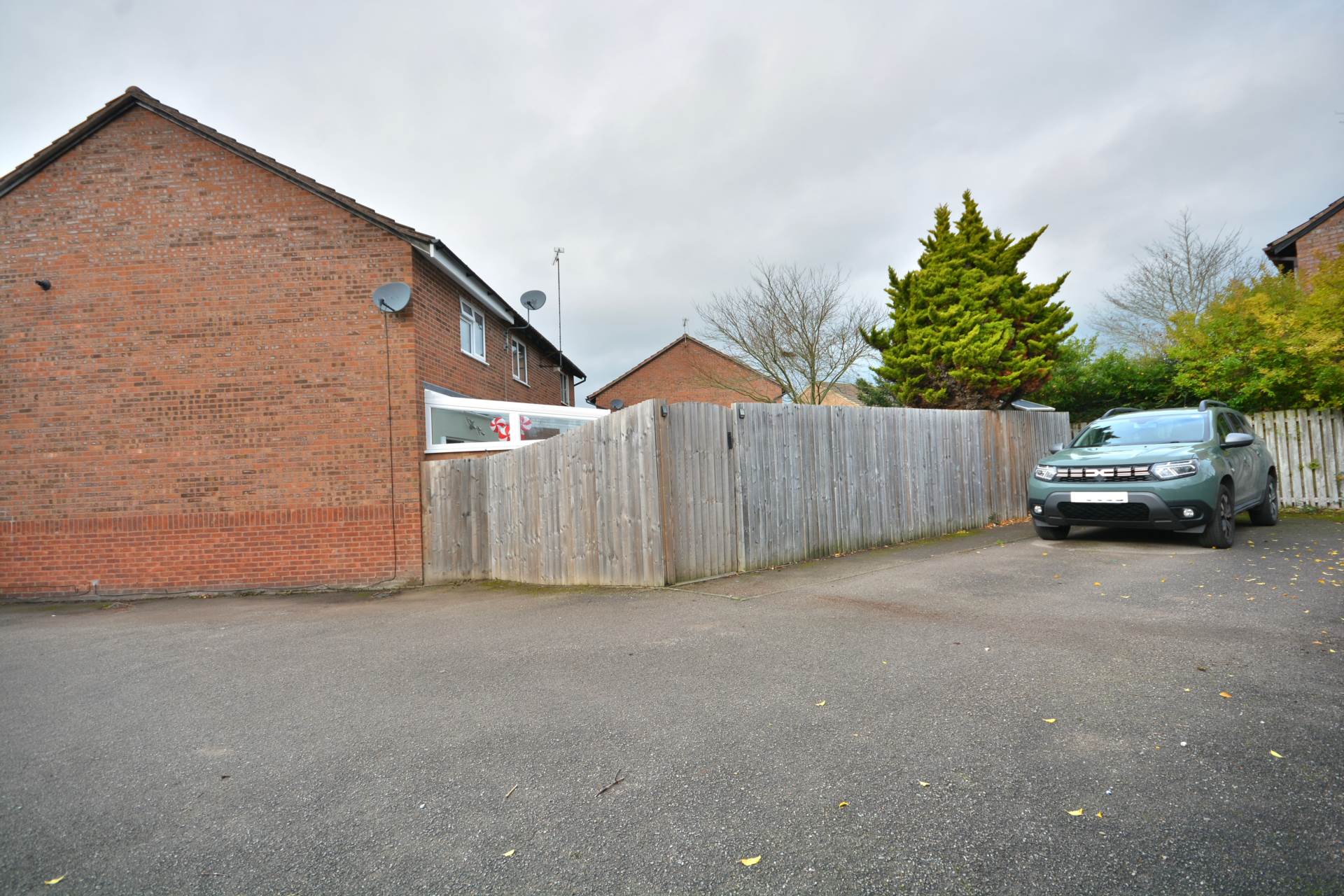 Lauderdale Close, Rugby, Image 15