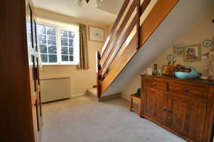 Watford Road, Crick, Image 11