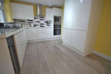 Chaucer Road, Hillside, Image 5