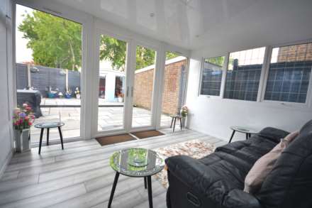 Chaucer Road, Hillside, Image 8