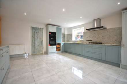 Shearwater Drive, Coton Meadows, Image 8