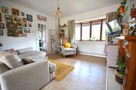 Earles Close, Stockton, Image 3