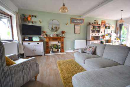 Earles Close, Stockton, Image 5