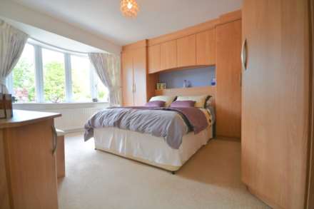 McKinnell Crescent, Abbotts Farm, Hillmorton, Image 10