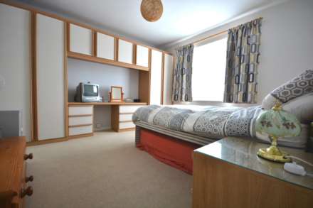 McKinnell Crescent, Abbotts Farm, Hillmorton, Image 11