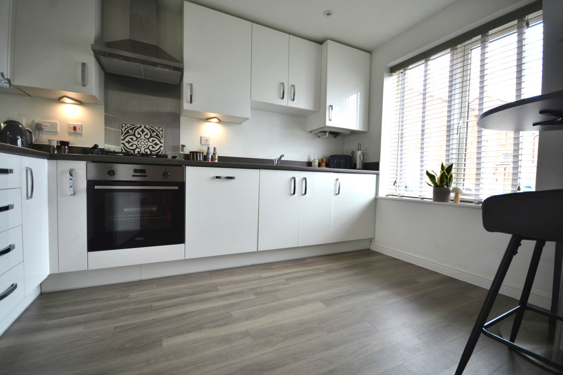 Azure Close, Ashlawn Rise, Image 3