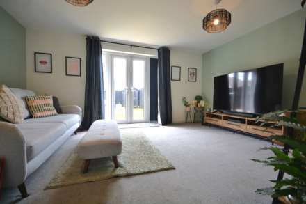Azure Close, Ashlawn Rise, Image 2