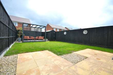 Azure Close, Ashlawn Rise, Image 4